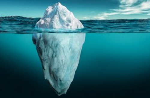 Eisbergmodell, Eisberg treibt auf Meer, Kommunikation
